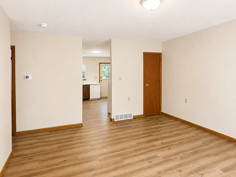 172 Macon Ave #4 — Photo 9