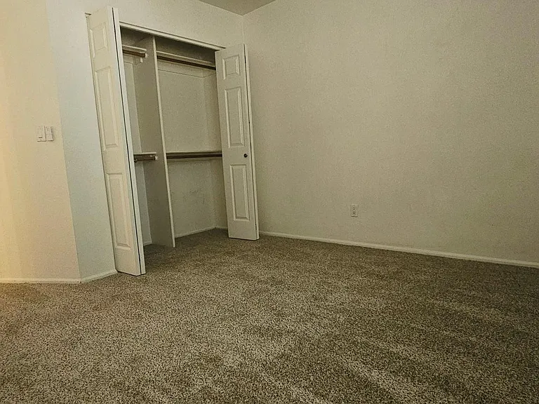 333 E Lilac Dr — Photo 16