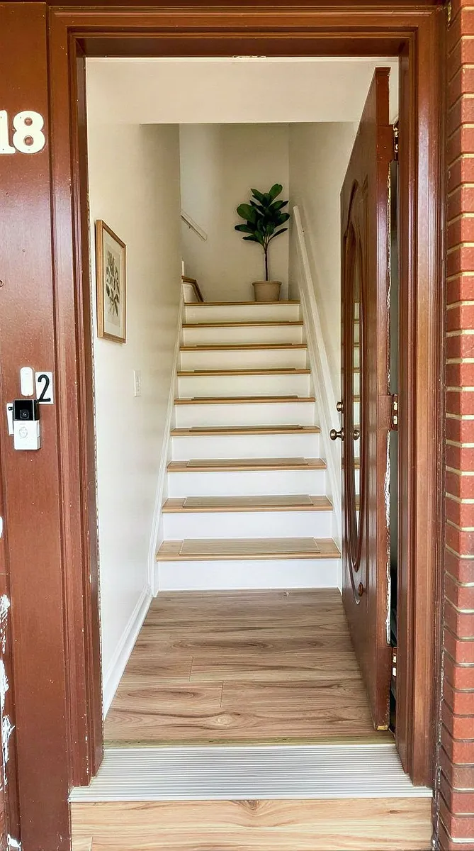 Entryway - 18 Hausmann Ct