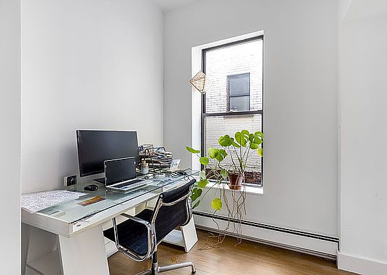 4th image of 11 Prince St APT 6B