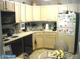 2406 Bluegrass Dr, Mount Laurel, NJ 08054