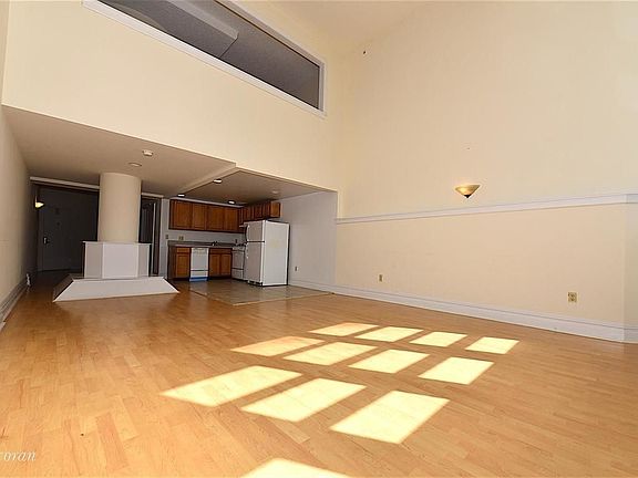 3rd image of 1919 24th Ave APT L104
