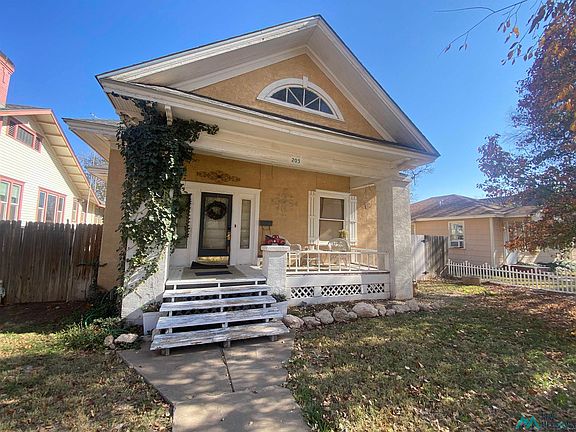2nd image of 203 S Kentucky Ave