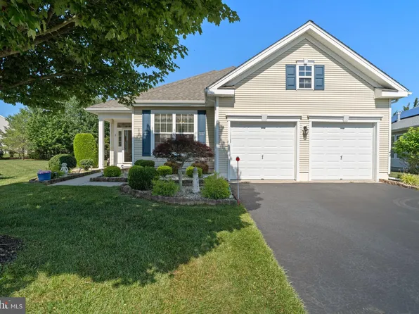 8 Spout Ter, Barnegat, NJ 08005