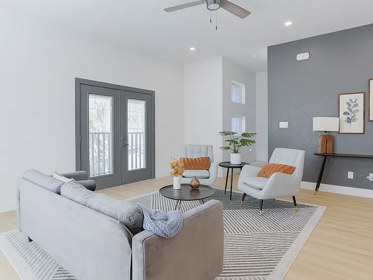 2805 Weisenberger St #503 — Photo 8