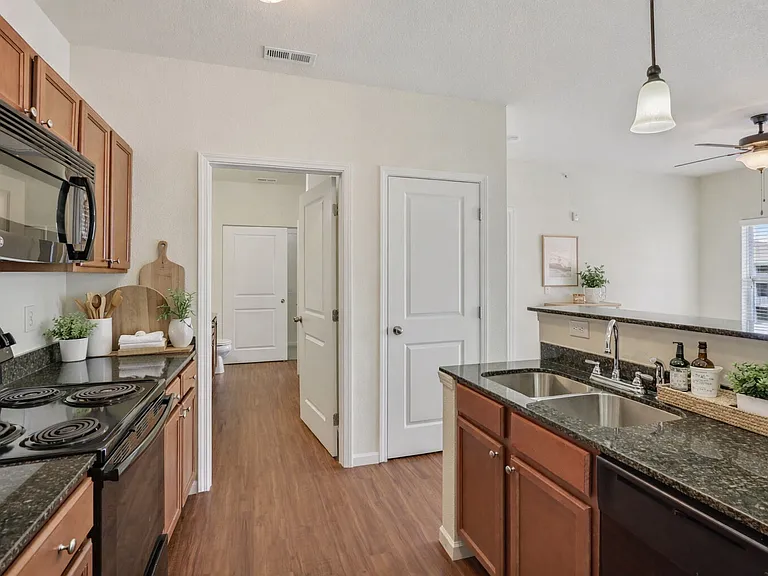 Burkart Crossing Apartments — Photo 6