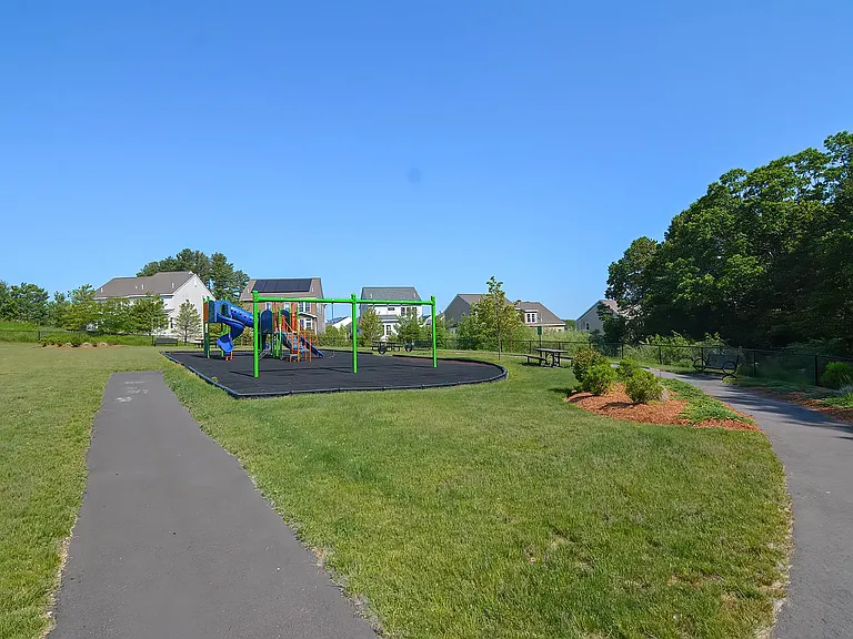 17 Walnut Way — Photo 22