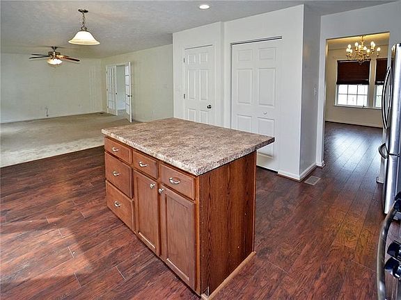 4th image of 3020 Juniper Ct