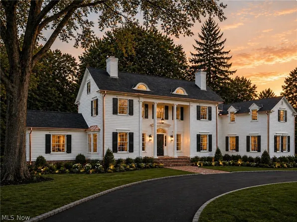 3190 Roundwood Rd, Hunting Valley, OH 44022