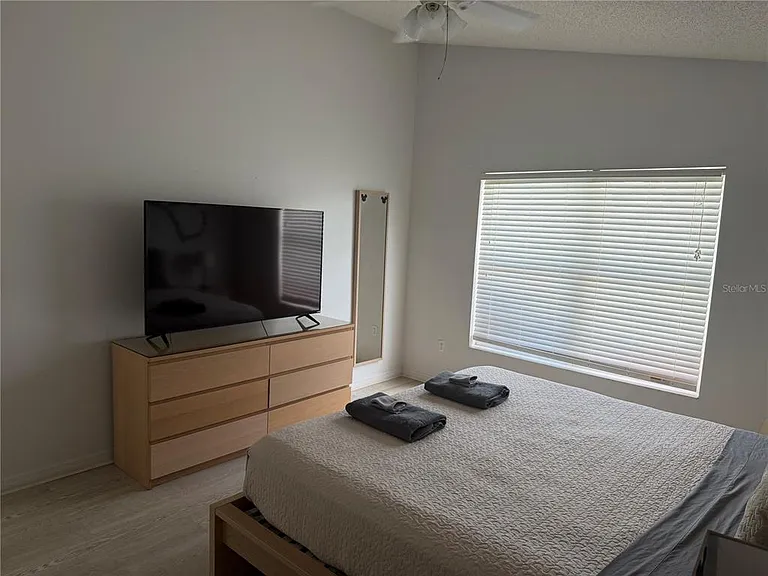 Picadilly Cir — Photo 15