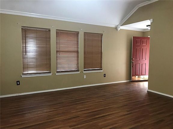 3rd image of 308 Leisure Ln