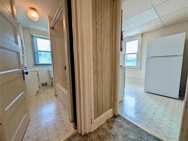1083 Main St #2 — Photo 7
