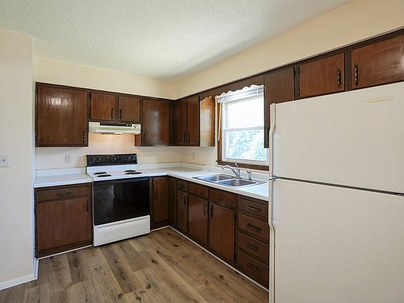 4th image of 3230 Fairhaven Rd