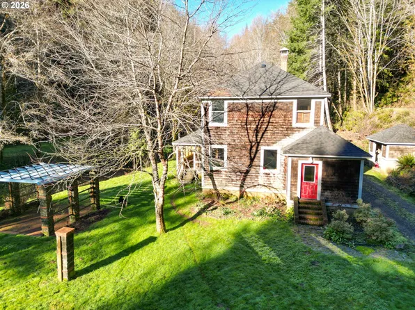 92976 Deadwood Creek Rd, Deadwood, OR 97430