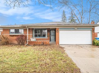 4750 La Chene Dr, Warren, MI 48092