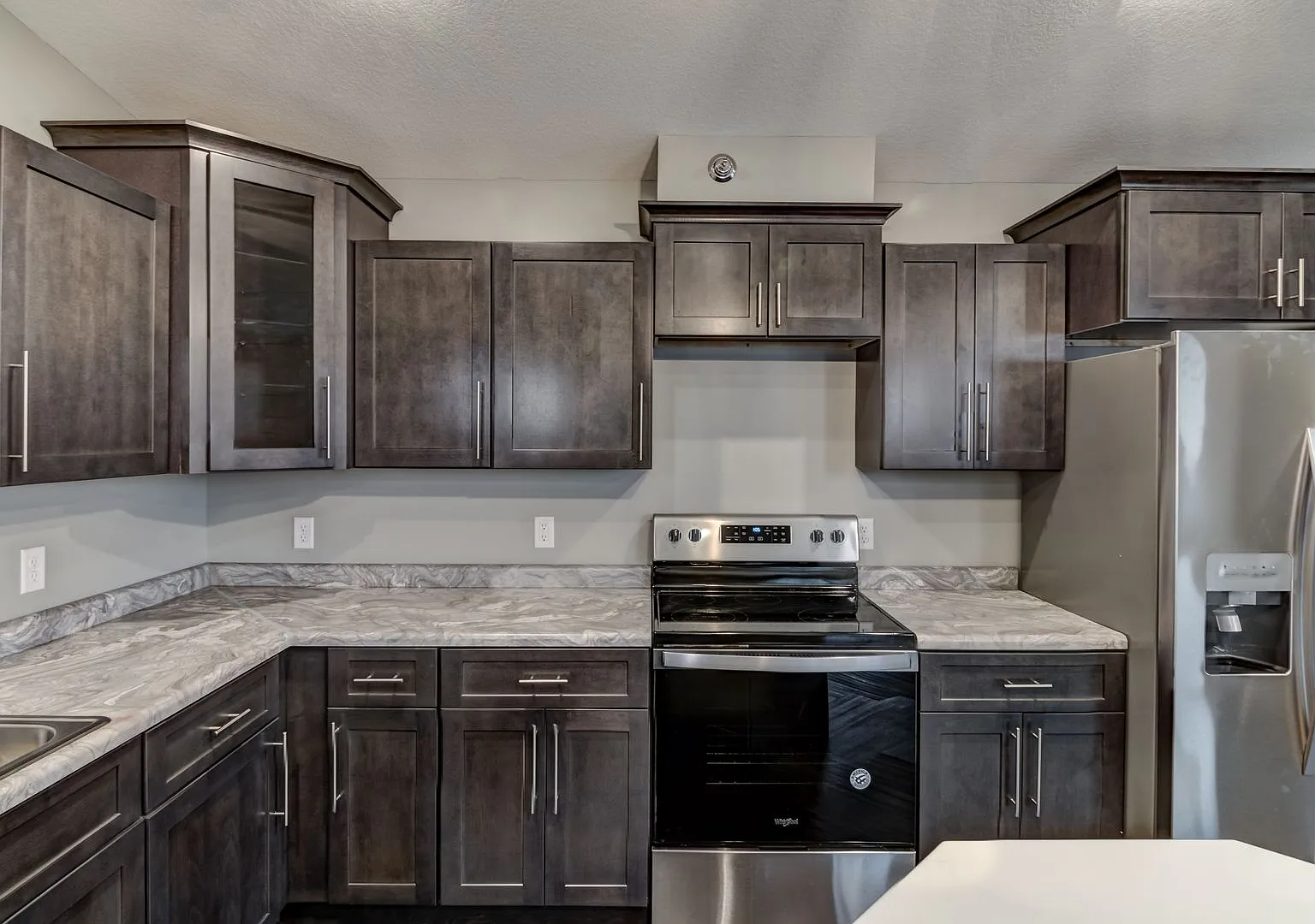 2 Bed 2 Bath - Private Entry! $500 Deposit! — Photo 1