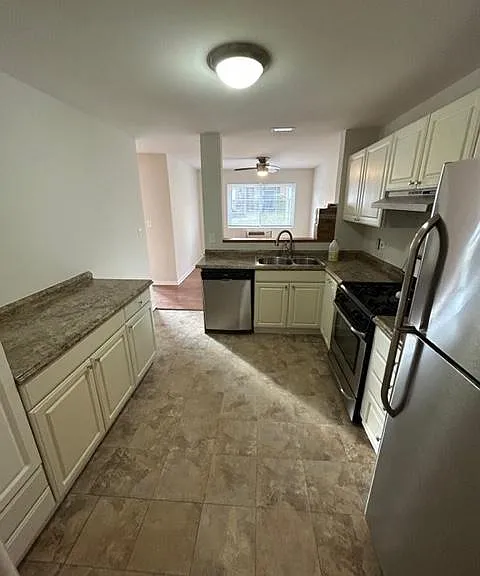 100 N Dryden Pl #1C — Photo 15