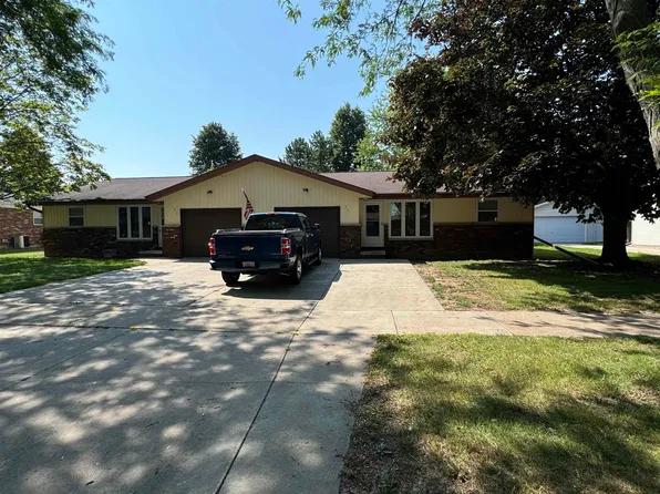 517 Kelly Jo Dr, Green Bay, WI 54303