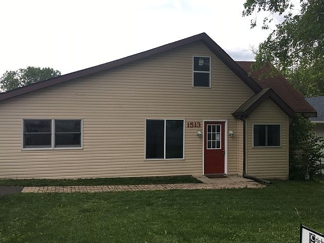 1st image of 1513 N Hickory Ave