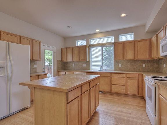 5th image of 6228 Elizabeth Ave SE