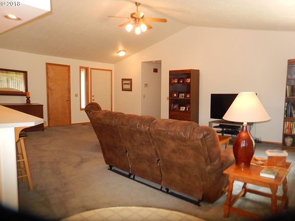 2nd image of 11135 NW Empress Pl