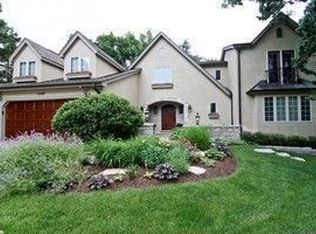 6480 Cherokee Dr, Indian Head Park, IL