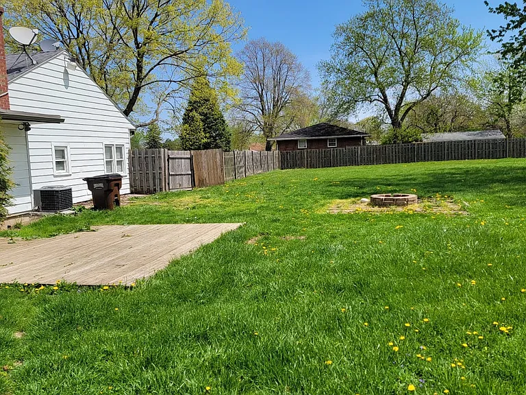 416 W Wenger Rd — Photo 36