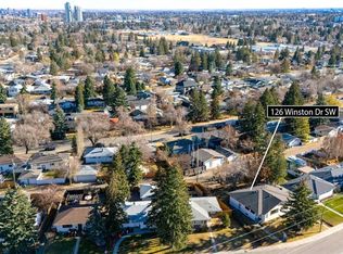 126 W Winston Dr SW, Calgary, AB T3C2P9