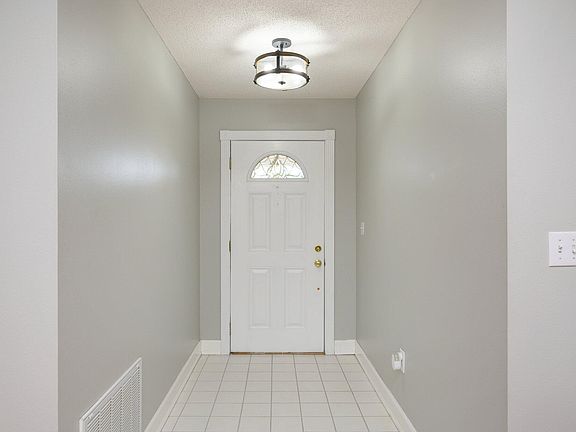 5th image of 187 Villacrest Dr