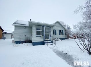 228 10th St, De Witt, IA 52742