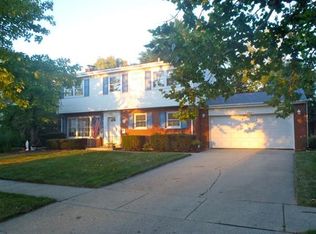 1207 N Dee Rd, Park Ridge, IL 60068