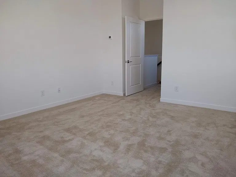 2300 Spitfire Way — Photo 8