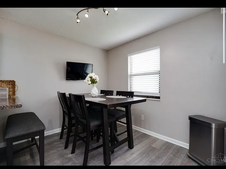 3163 Roesch Blvd #8 — Photo 3