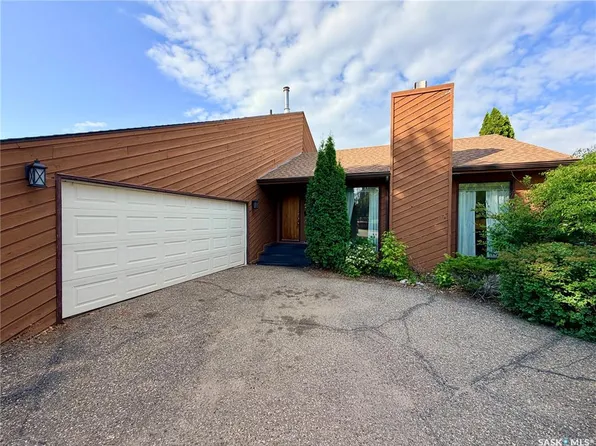 2173 Douglas AVENUE, North Battleford, SK S9A 3N9