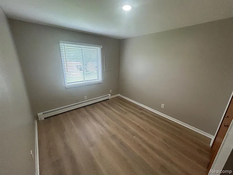 5272 Van Winkle St — Photo 6