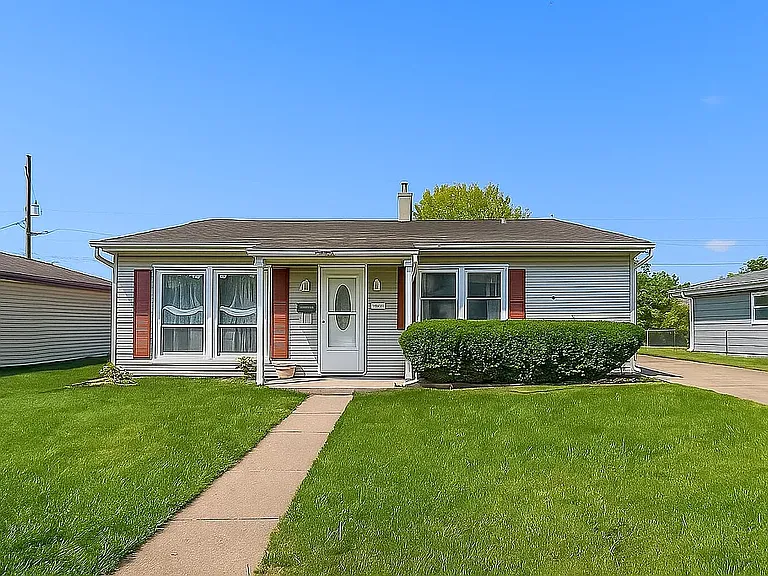 3844 Robinhood Ln — Photo 1