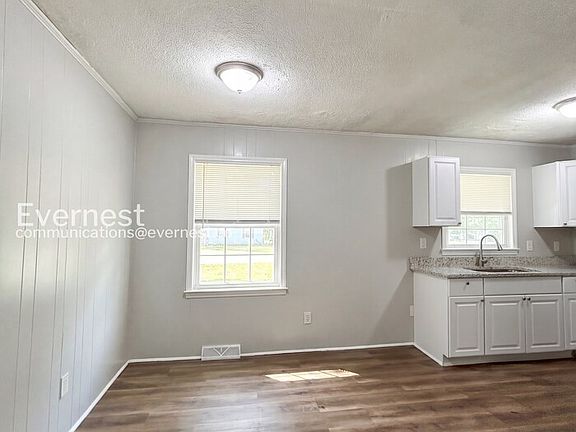 4th image of 907 Newcastle Rd