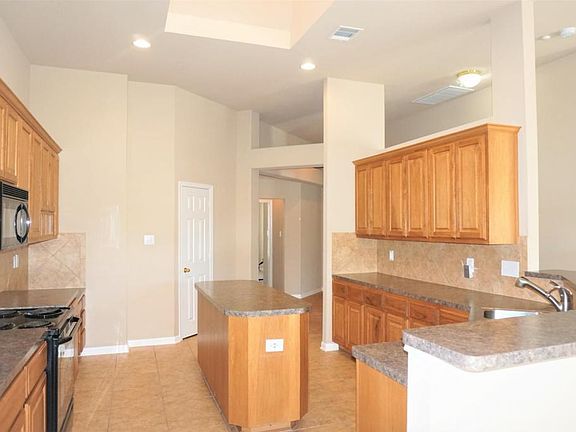 3rd image of 25442 Bunker Dr