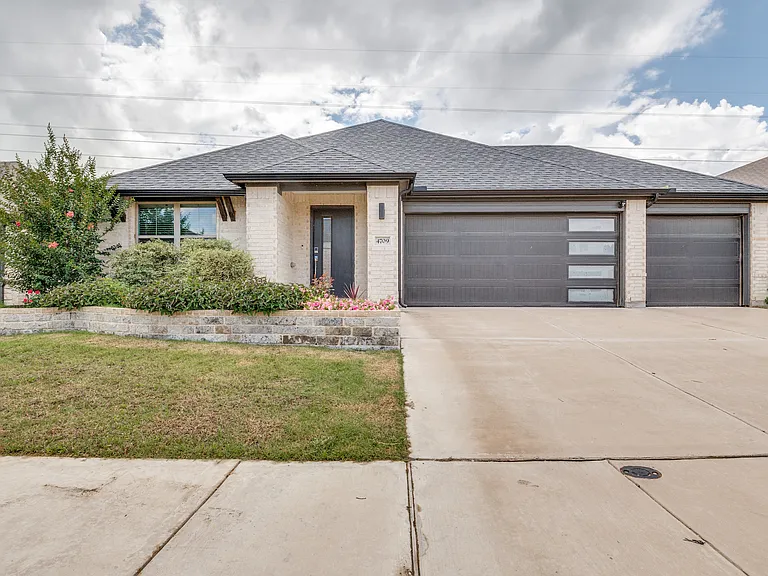 4709 Mayflower Dr — Photo 1