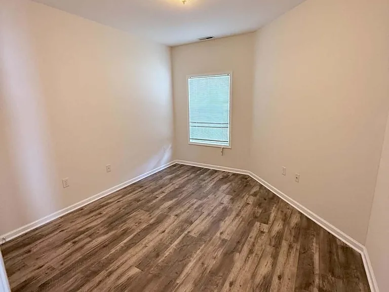 1111 Turtle Creek Rd #E — Photo 9