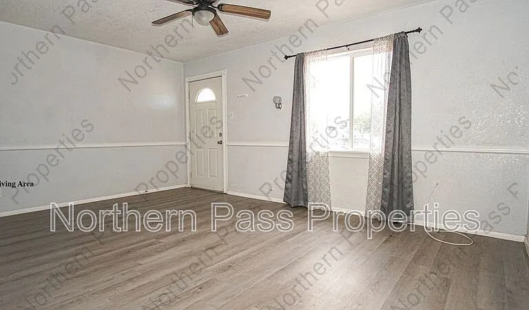 9538 Roanoke Dr — Photo 4