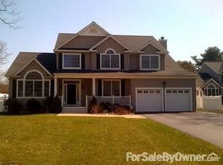 2 Alma Ln, East Northport, NY