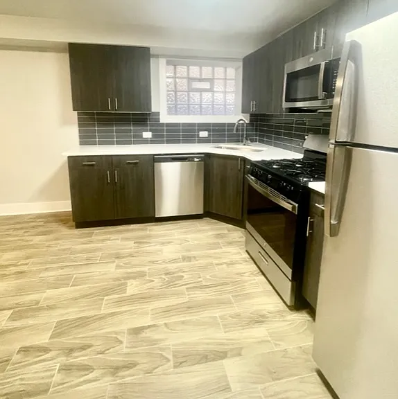4450 N Winchester Ave #G — Photo 4