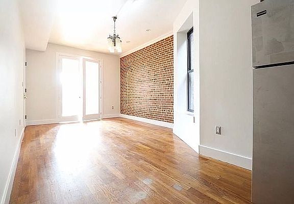2nd image of 678 Lincoln Pl #1A