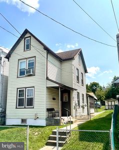 672 Spruce St, Pottstown, PA, 19464
