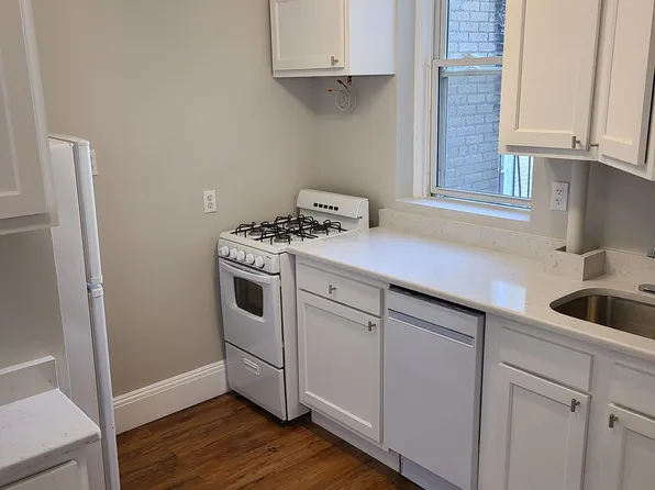 1179 Commonwealth Ave #2, Allston, MA 02134