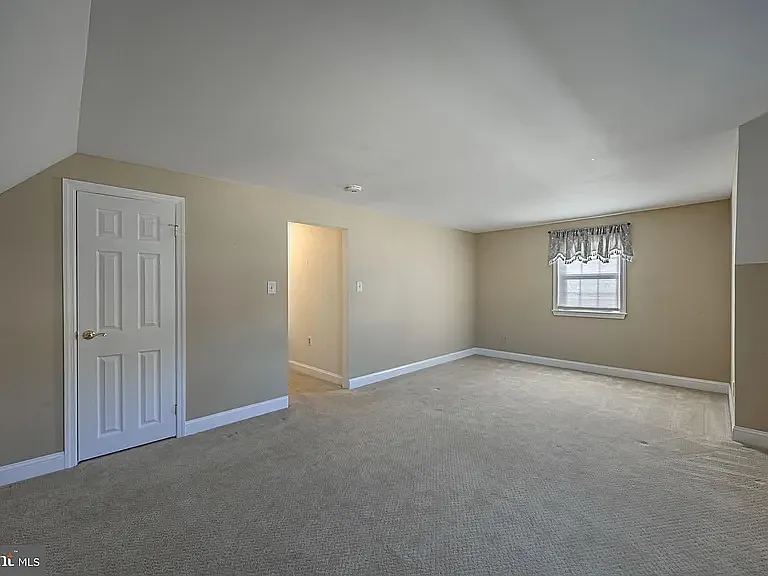 1243 Linden Ave #2 — Photo 18