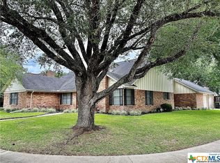 102 Champions Ct, Victoria, TX 77904