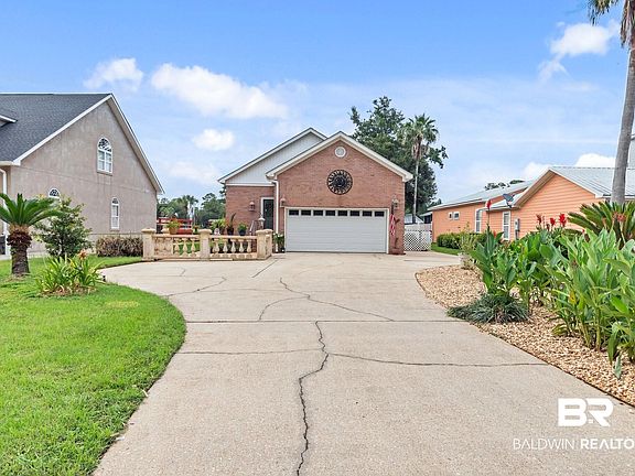 4th image of 646 W Canal Dr