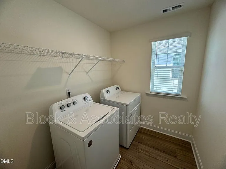 37 Bluebell St — Photo 18